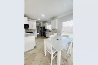 8511 Nashwood Court, Houston, TX 77040 - Photo 7