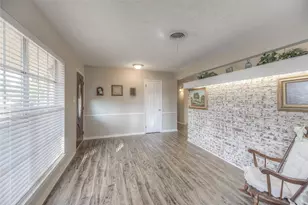 458 E Lake Dr, Livingston, TX 77351 - Photo 3