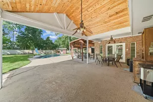 1801 McGinnis Dr, Pearland, TX 77581 - Photo 31