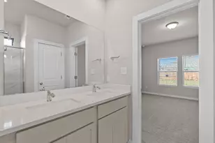 2462 N Heritage Dr, Dayton, TX 77535 - Photo 15