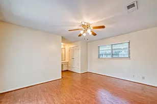 918 Wycliffe Dr, Houston, TX 77079 - Photo 33