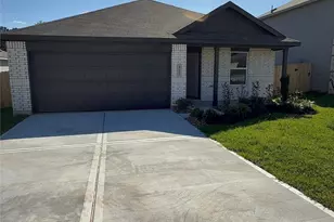 327 Parkin Ct, Conroe, TX 77303 - Photo 1