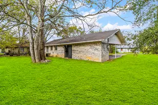 107 Thomas St, Crockett, TX 75835 - Photo 13