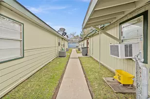 2200 Peach Ave, Bay City, TX 77414 - Photo 17