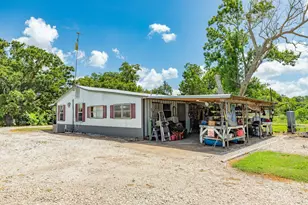 438 County Rd 164, Cedar Lane, TX 77414 - Photo 15