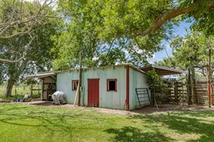 438 County Rd 164, Cedar Lane, TX 77414 - Photo 19
