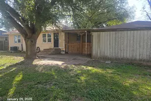 515 Breezy Ln, Wharton, TX 77488 - Photo 7