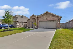8026 Brooks Crossing Dr, Baytown, TX 77521 - Photo 3