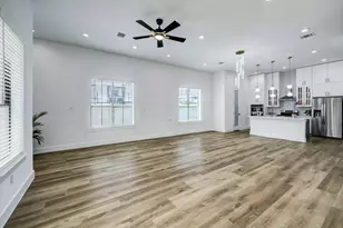 1303 E 27th St, Houston, TX 77009 - Photo 11