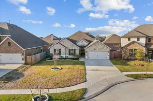 723 Kingwood Dr, League City, TX 77573 - Photo 1