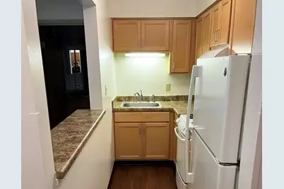319 E 12th St, Anderson, IN 46016 - Photo 9