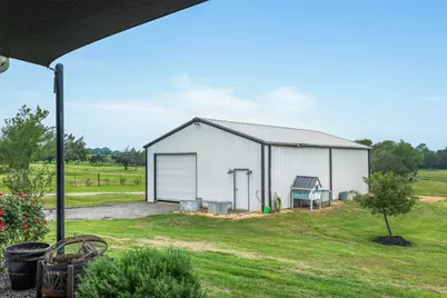 9075 Loop Road, Bellville, TX 77418 - Photo 37
