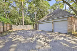 2903 Woods Estates Dr, Houston, TX 77339 - Photo 11