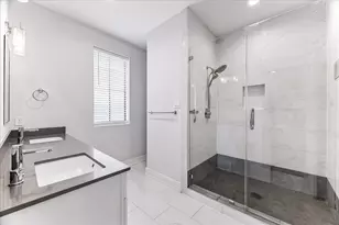 211 E 32nd St, Houston, TX 77018 - Photo 15