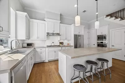 270 Green Boulevard, Shenandoah, TX 77384 - Photo 11