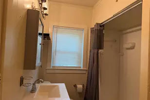 1106 S Jackson St, Brenham, TX 77833 - Photo 9