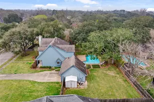 105 Strawberry Dr, Lake Jackson, TX 77566 - Photo 27