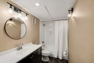 7575 Katy Fwy, Houston, TX 77024 - Photo 17