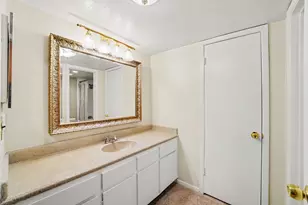 7575 Katy Fwy, Houston, TX 77024 - Photo 25