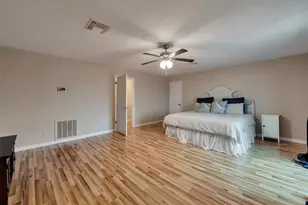 1327 Tiki Dr, Tiki Island, TX 77554 - Photo 23