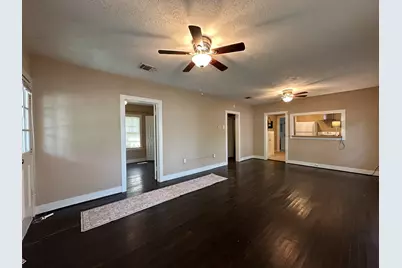 706 W Willis Street, Alvin, TX 77511 - Photo 3