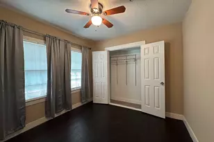 706 W Willis St, Alvin, TX 77511 - Photo 13