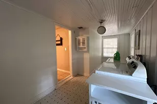 706 W Willis St, Alvin, TX 77511 - Photo 7