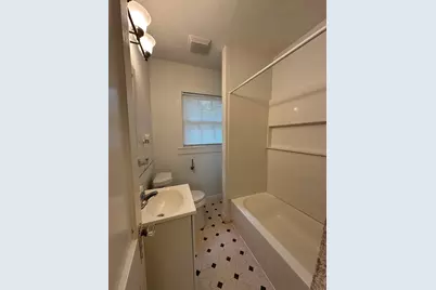 706 W Willis Street, Alvin, TX 77511 - Photo 11