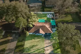 9515 Meadowglen Ln, Houston, TX 77063 - Photo 43