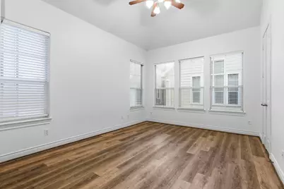 1303 Sherwood Point Lane, Houston, TX 77043 - Photo 27