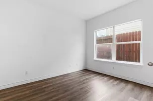 1303 Sherwood Point Ln, Houston, TX 77043 - Photo 43