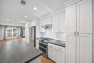 9715 Greenwillow St, Houston, TX 77096 - Photo 7