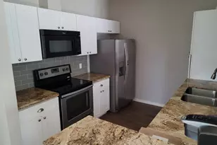 517 1/2 Atchison St, Sealy, TX 77474 - Photo 1