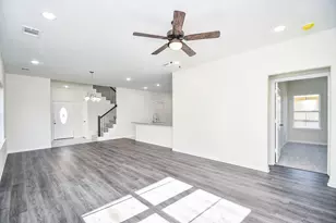 12202 Heather Flower Ln, Houston, TX 77014 - Photo 9