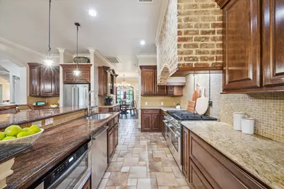 1002 Cowards Creek Court, Friendswood, TX 77546 - Photo 17