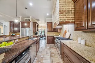 1002 Cowards Creek Ct, Friendswood, TX 77546 - Photo 17