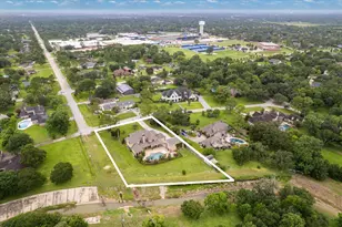 1002 Cowards Creek Ct, Friendswood, TX 77546 - Photo 49