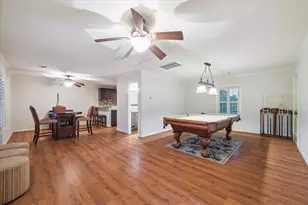 1002 Cowards Creek Ct, Friendswood, TX 77546 - Photo 47