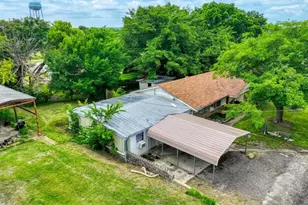 408 E Cheek St, Montague, TX 76265 - Photo 5