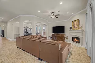102 N Victoriana Cir, Spring, TX 77389 - Photo 9