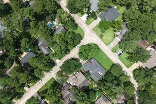 2 Summithill Pl, The Woodlands, TX 77381 - Photo 35