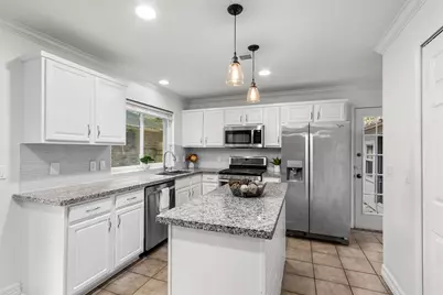 2 Summithill Place, The Woodlands, TX 77381 - Photo 9