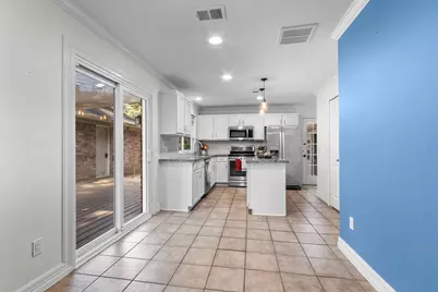2 Summithill Place, The Woodlands, TX 77381 - Photo 11