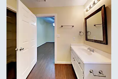 3247 Jorns Street, Houston, TX 77045 - Photo 11