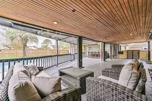 910 Evergreen Dr, Friendswood, TX 77546 - Photo 39