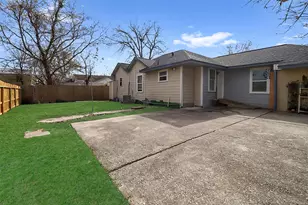1606 W Humble St, Baytown, TX 77520 - Photo 13