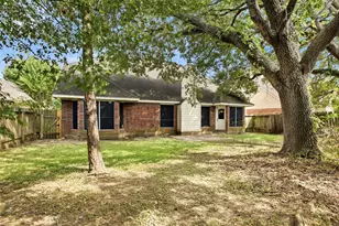 16810 Benwick Dr, Sugar Land, TX 77498 - Photo 37