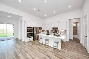 9438 Chateau Hill Dr, Manvel, TX 77578 - Photo 13