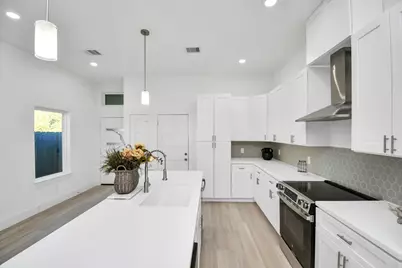 3330 Francis Street #AB, Houston, TX 77004 - Photo 11