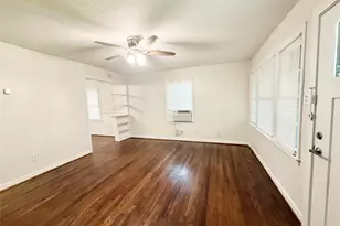 824 S Anderson St, Angleton, TX 77515 - Photo 5